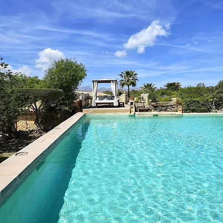 Spacious With Private Pool Holiday home *