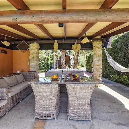 Holiday home Spacious With Private Pool *